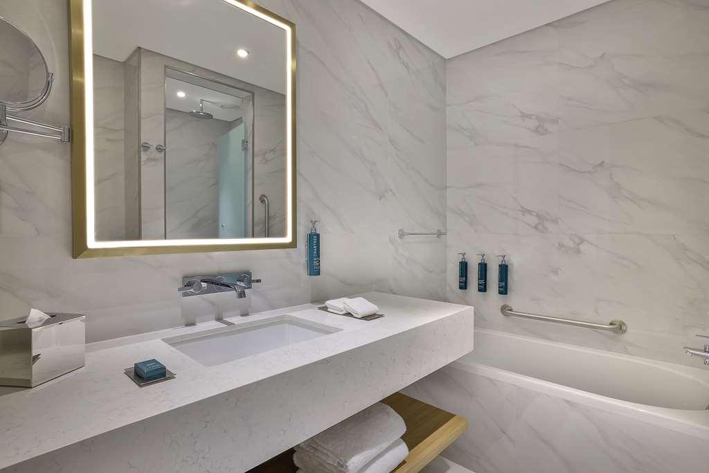 Hilton Garden Inn Dubai Business Bay Room photo